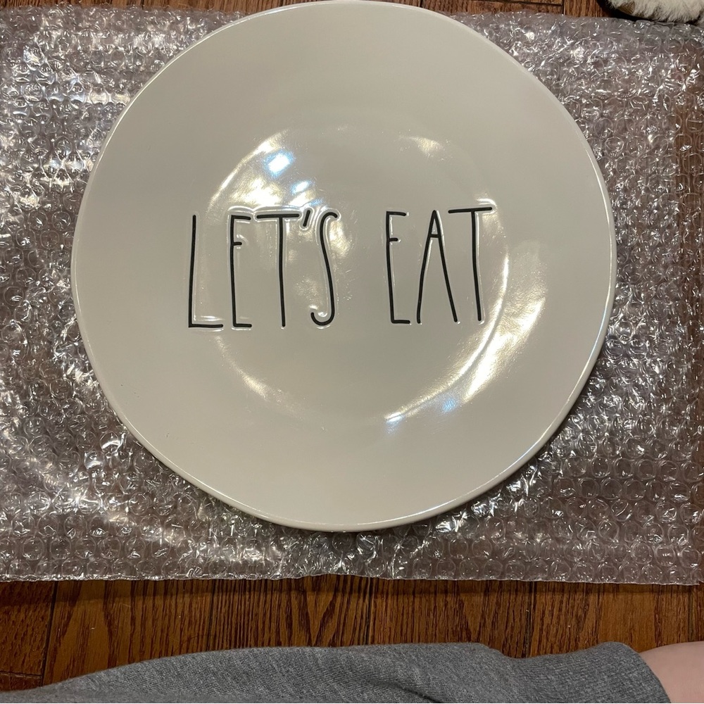 Rae dunn plate ( do not buy)